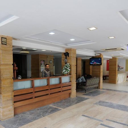 阿穆达巴 Neelkanth Paradise酒店 外观 照片